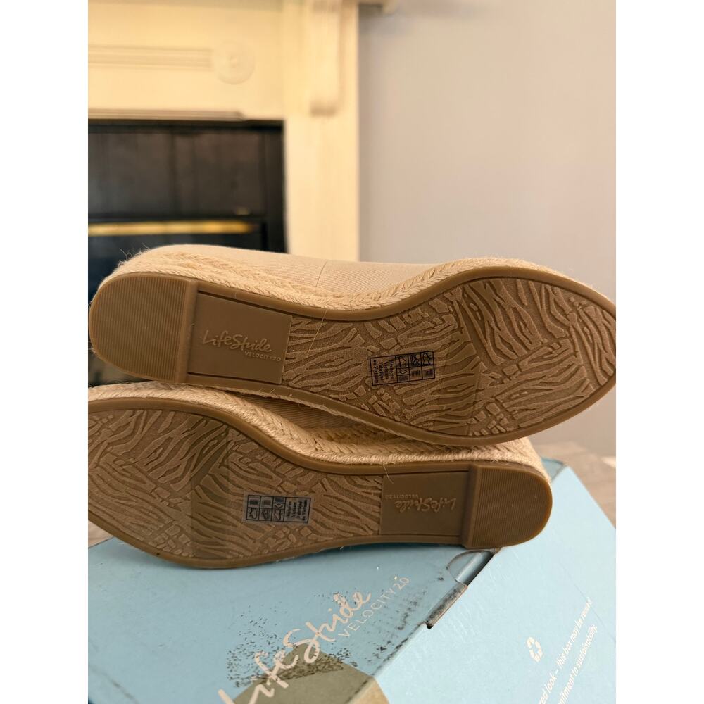 LifeStride Velocity 2.0 Cream Slip On Karma Size 5 1/2 - Picture 4 of 4